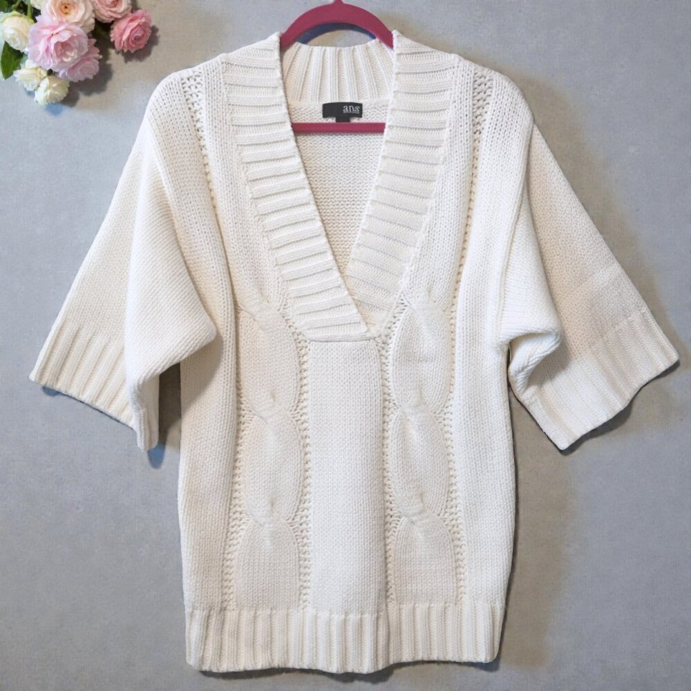 a.n.a. A New Approach Chunky V-neck Sweater Size M